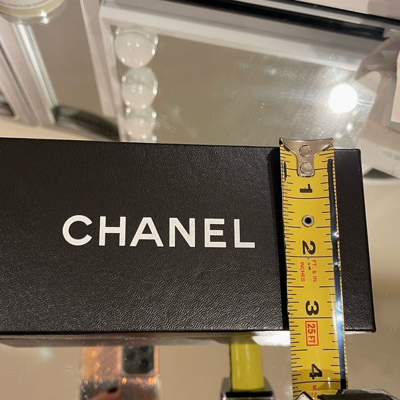 CHANEL empty sunglass case with booklet - Picture 5 of 6